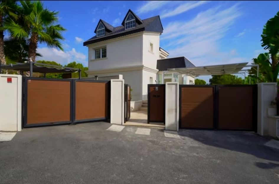 Villa in Barony of Polop