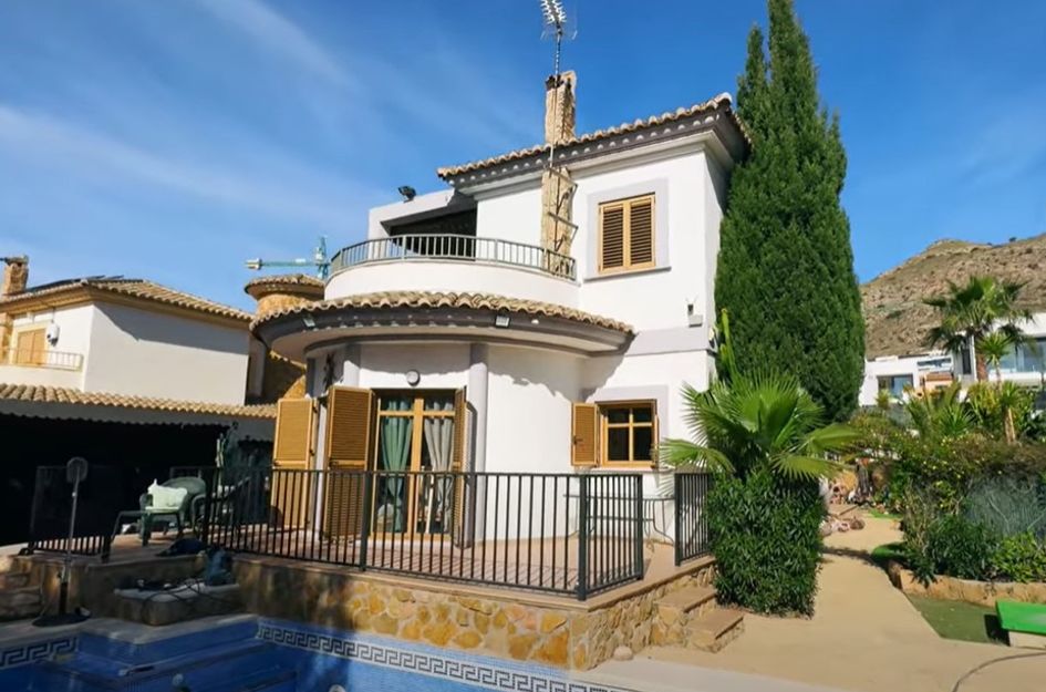 Villa in Golf Badia
