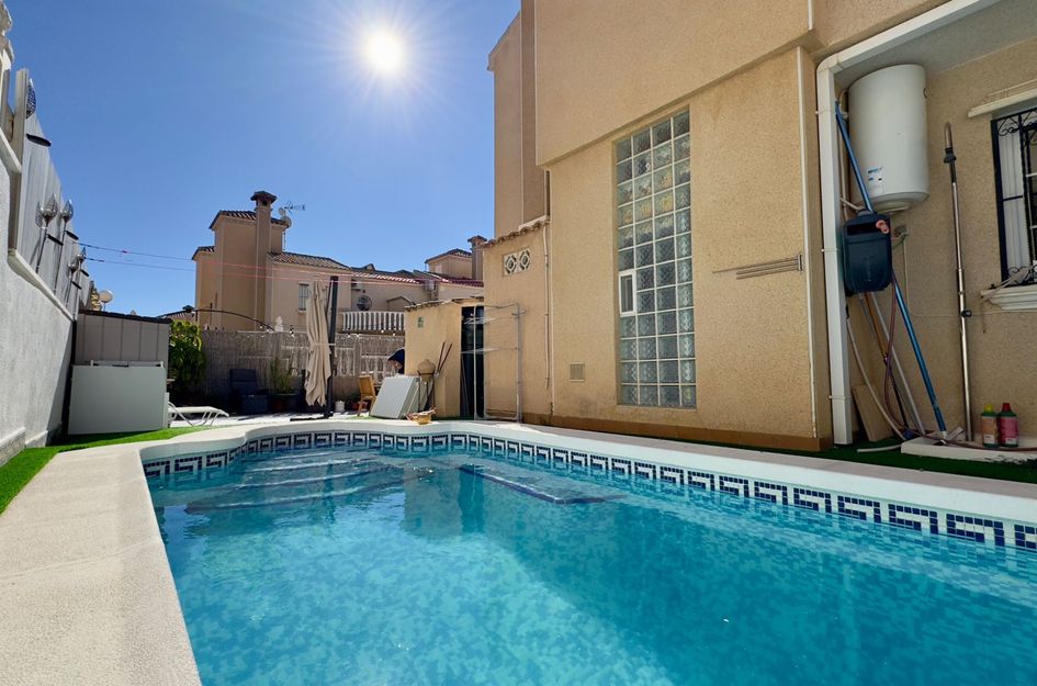 Villa in Res. Las Filipinas