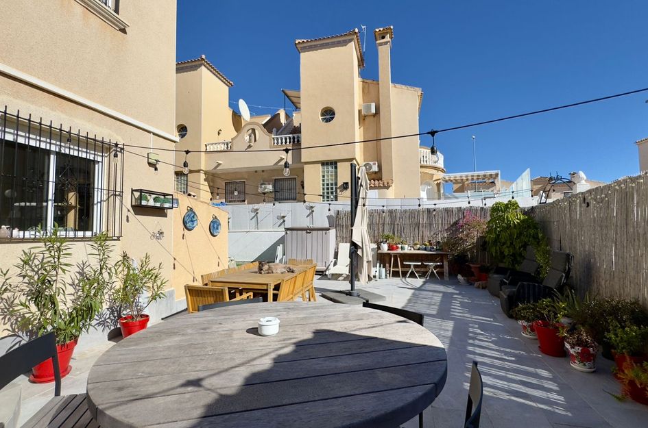 Villa in Res. Las Filipinas