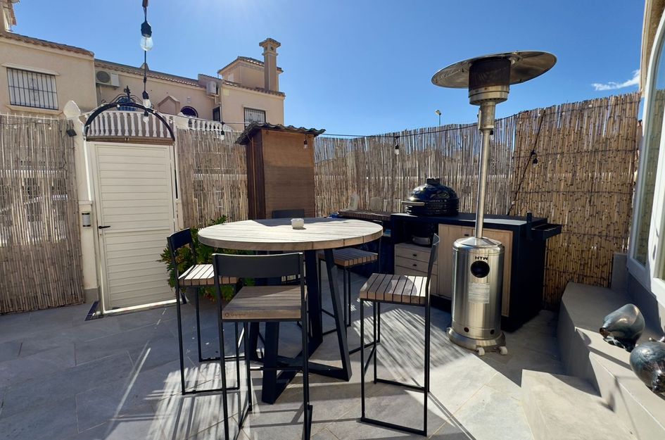 Villa in Res. Las Filipinas