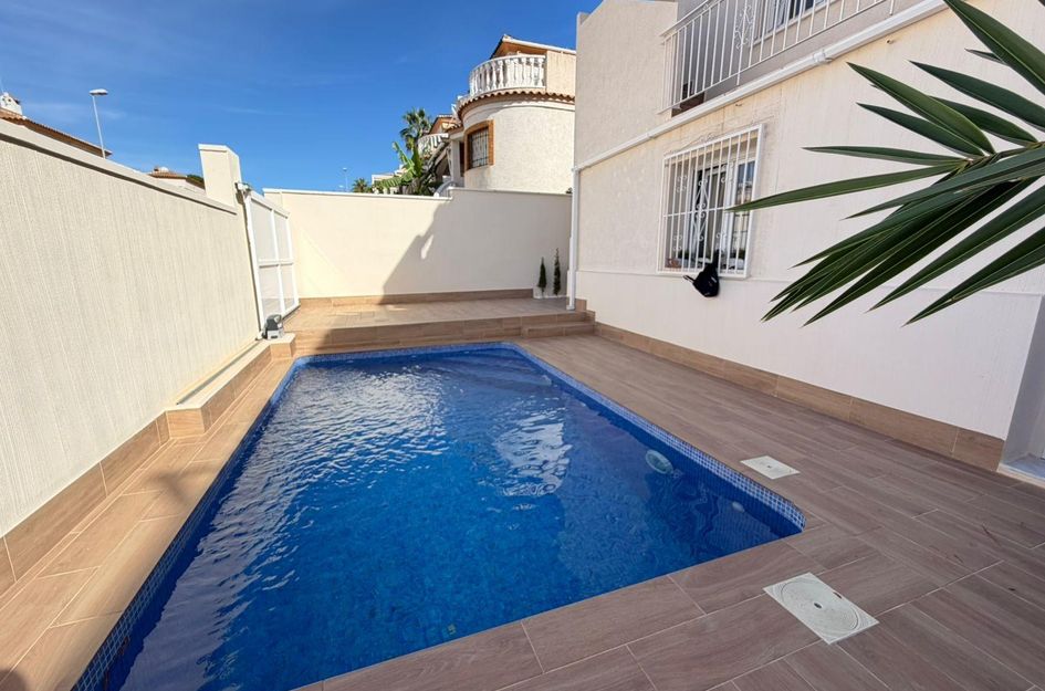 Halfvrijstaand in Torrevieja