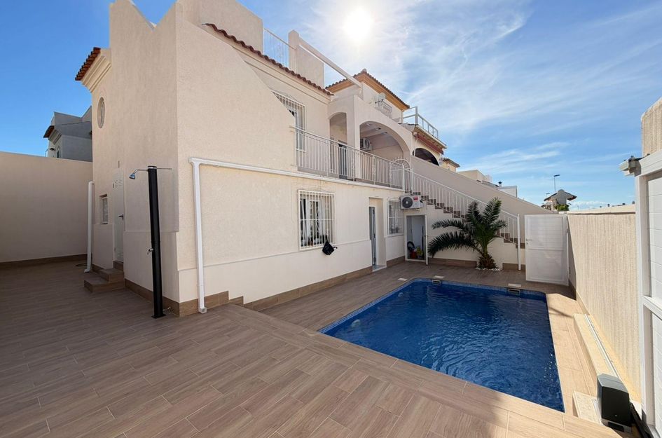 Halfvrijstaand in Torrevieja
