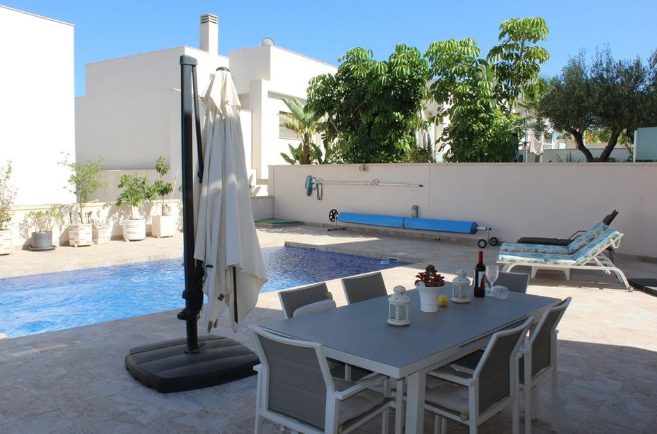 Villa in Res. Las Filipinas