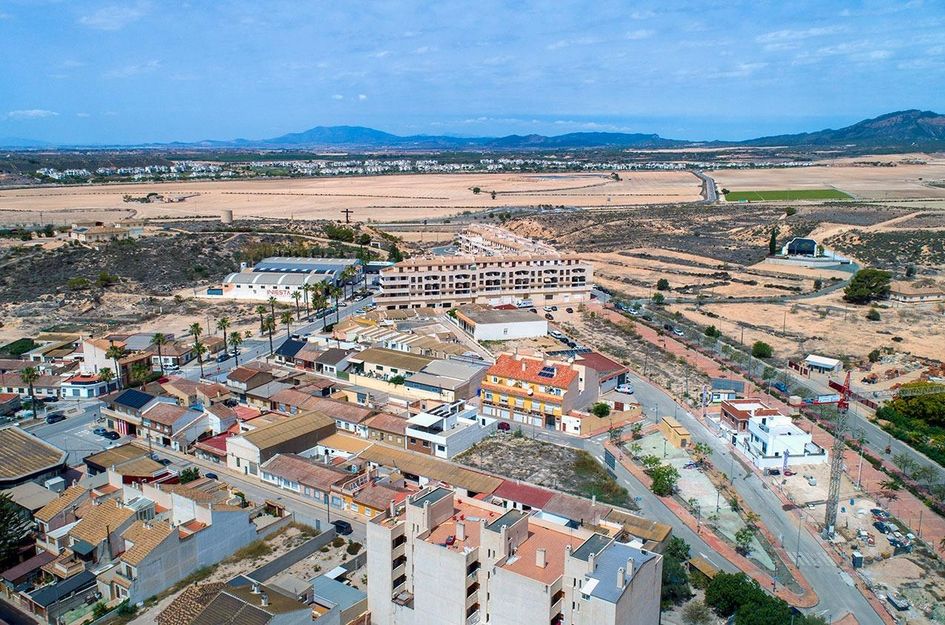 Halfvrijstaand in Sucina