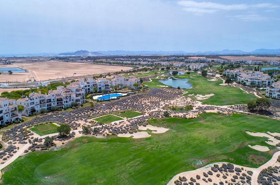 Halfvrijstaand in Sucina