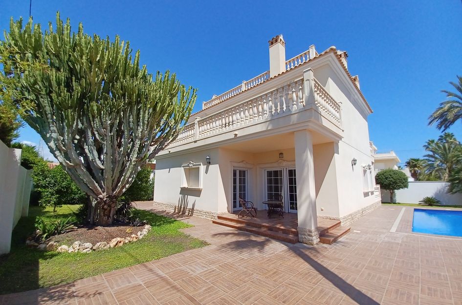 Villa in Cabo Roig