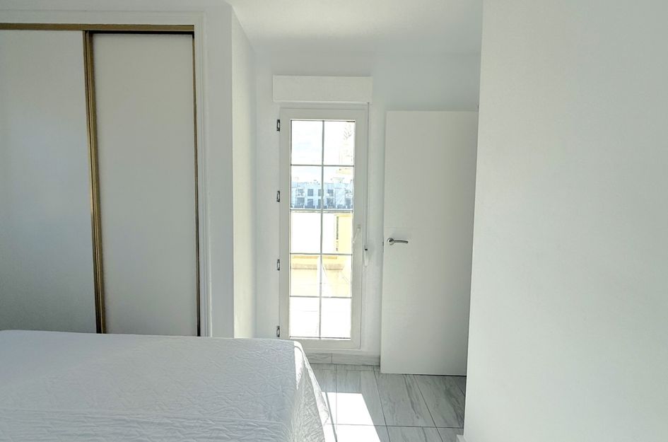 Halfvrijstaand in Desamparados