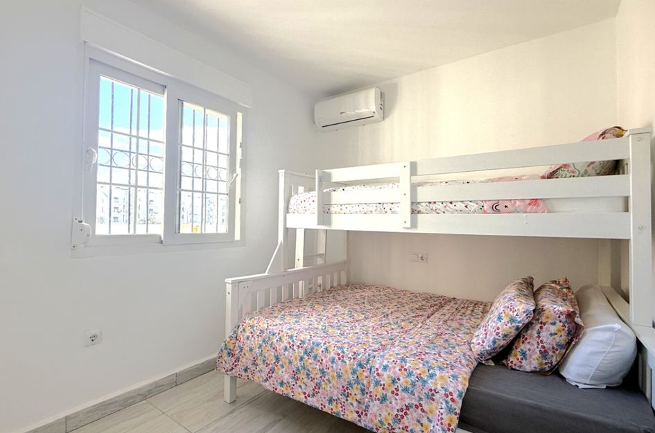 Halfvrijstaand in Desamparados