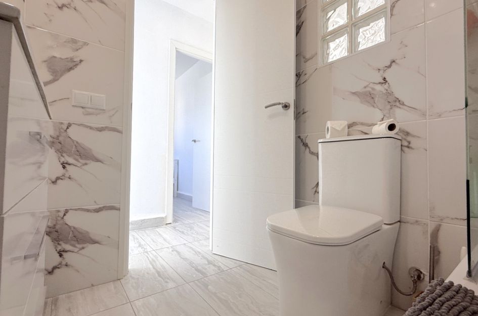 Halfvrijstaand in Desamparados