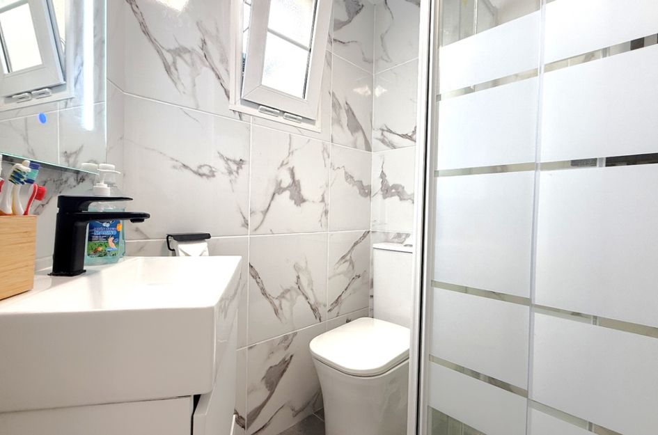 Halfvrijstaand in Desamparados