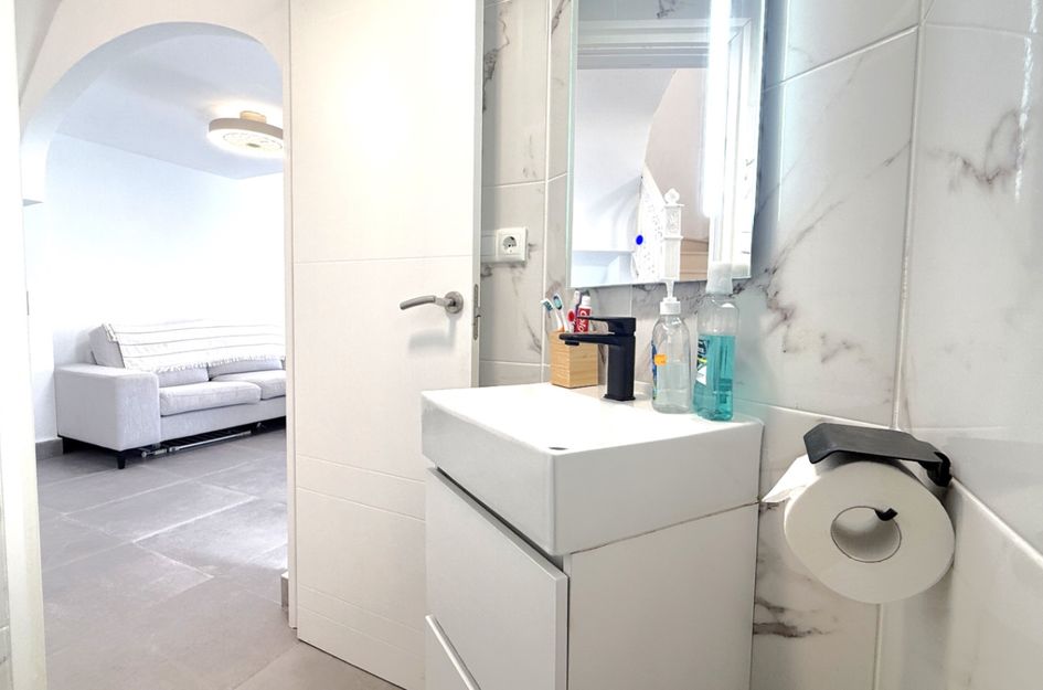 Halfvrijstaand in Desamparados