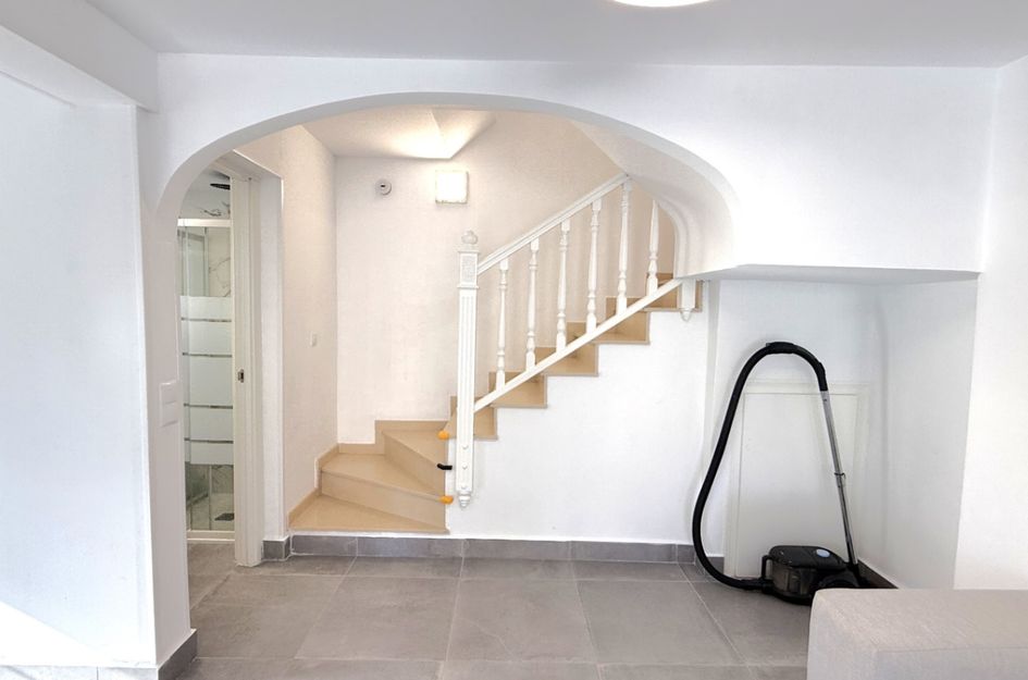 Halfvrijstaand in Desamparados