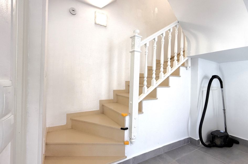 Halfvrijstaand in Desamparados