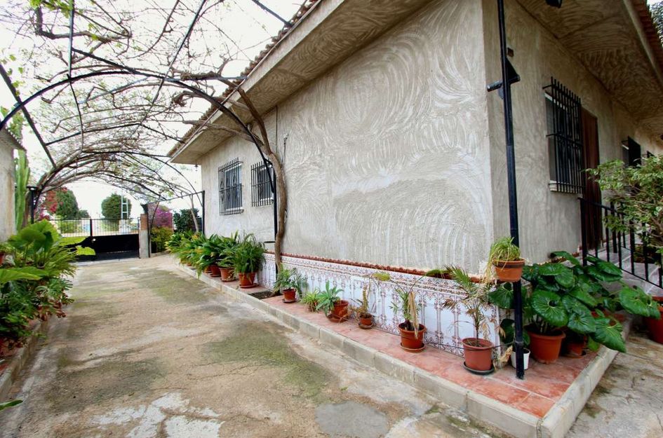 Villa in Cañadas de San Pedro