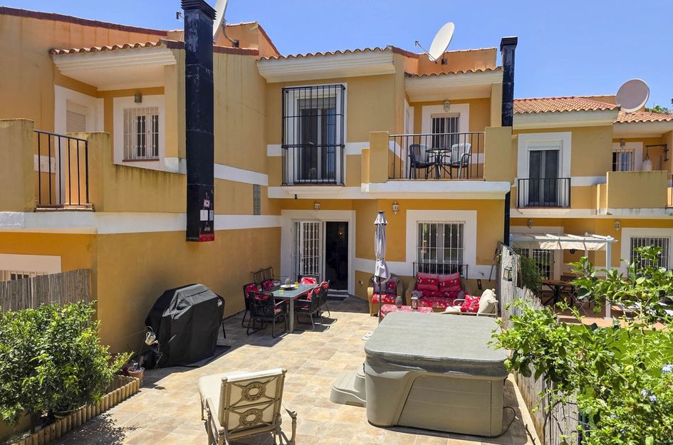 Huis in Puerto de la Duquesa