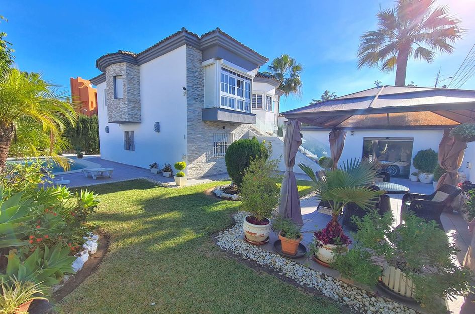 Villa in Urbanización Puerto de Estepona