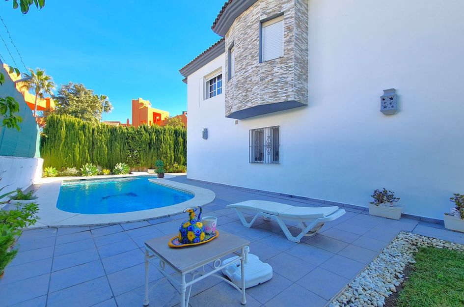 Villa in Urbanización Puerto de Estepona