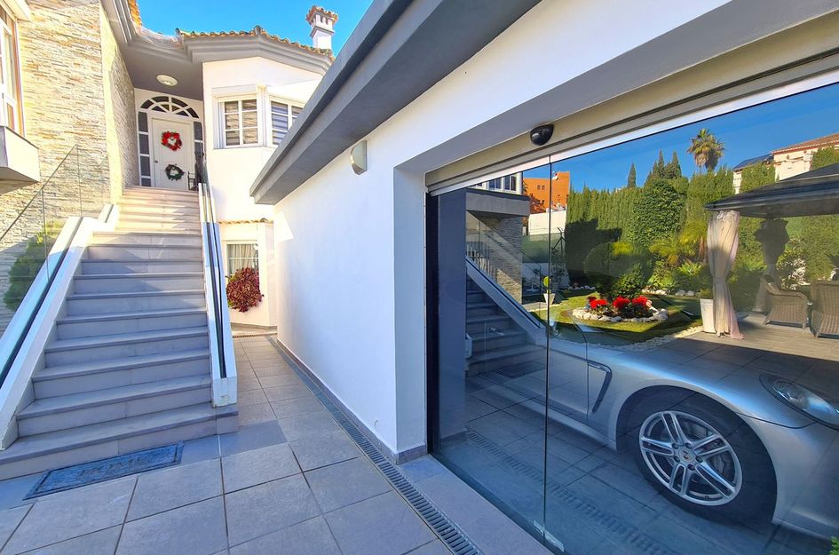 Villa in Urbanización Puerto de Estepona