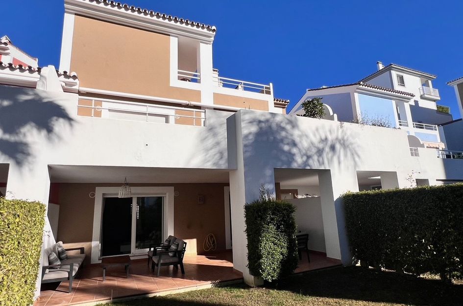 Appartement in Urbanización Puerto de Estepona