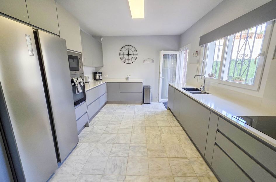 Villa in Puerto de la Duquesa