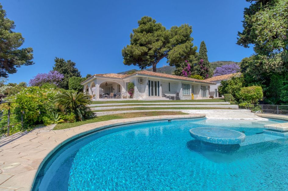 Villa in Benalmádena