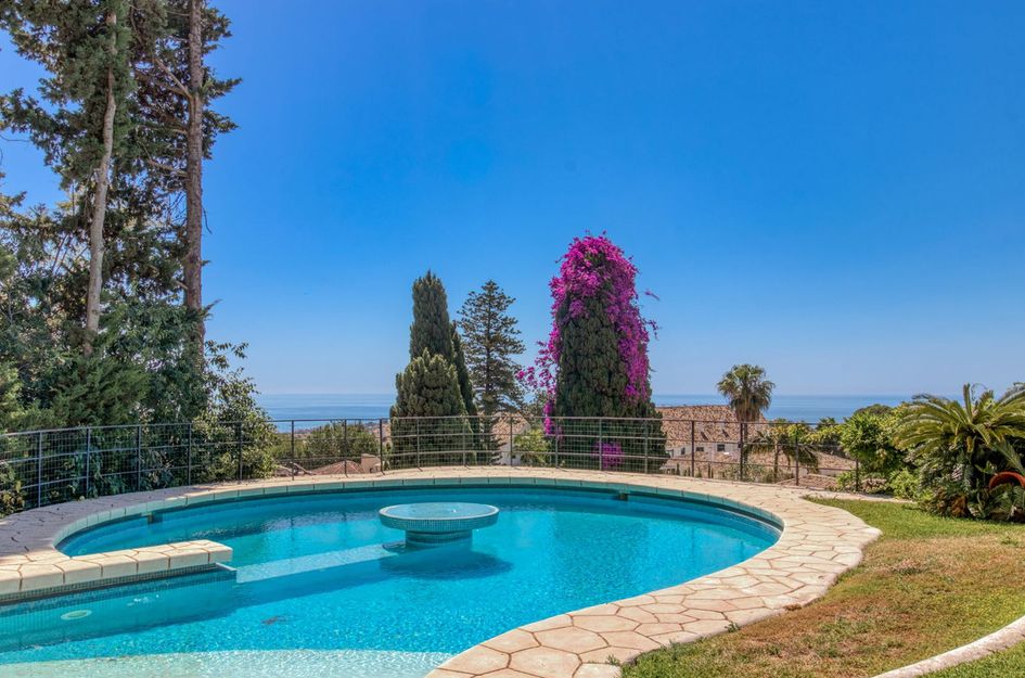 Villa in Benalmádena