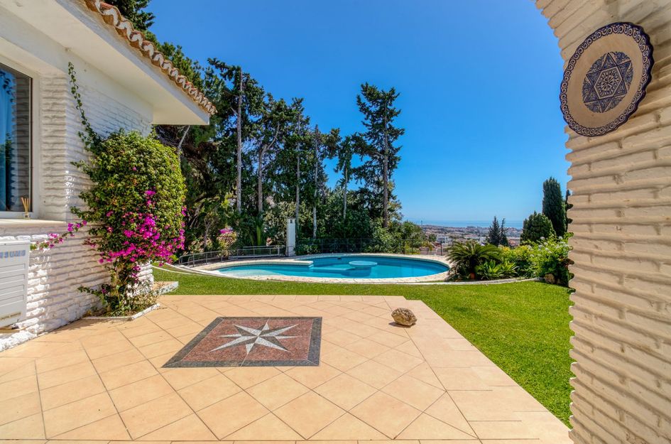 Villa in Benalmádena