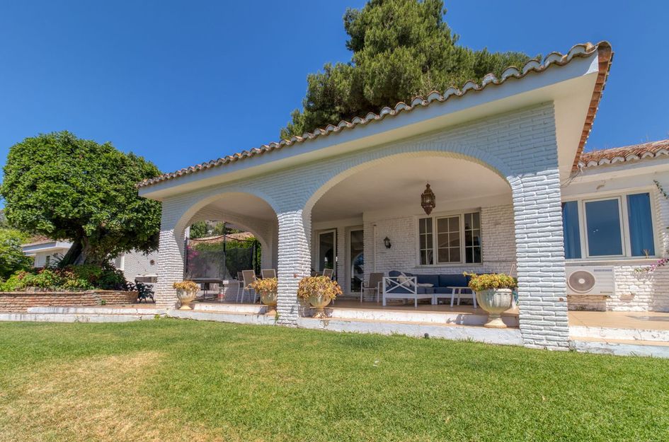 Villa in Benalmádena