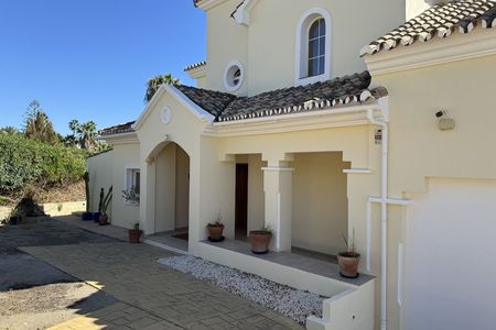 Villa in Urbanización Puerto de Estepona