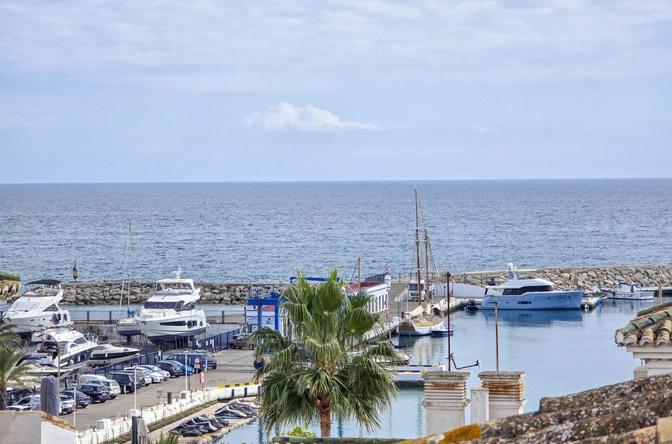 Penthouse in Puerto de la Duquesa