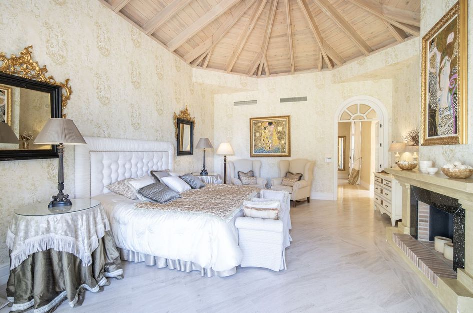 Villa in Atalaya Isdabe