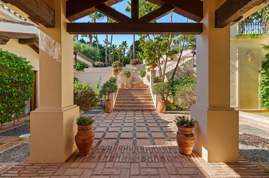 Villa in Atalaya Isdabe