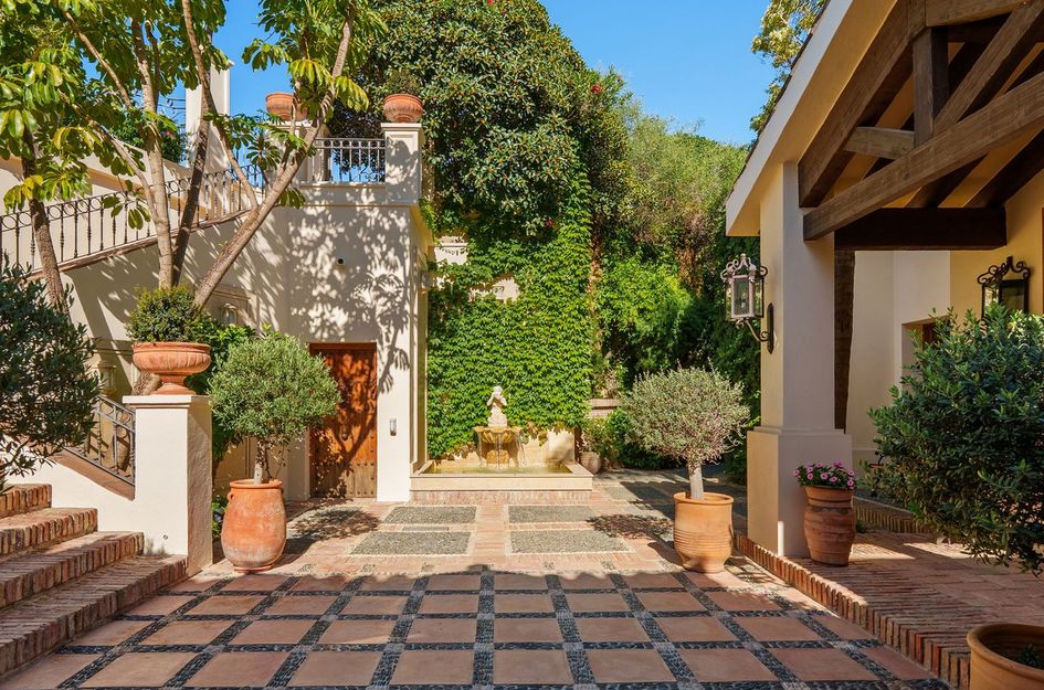 Villa in Atalaya Isdabe