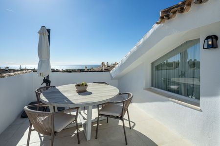Penthouse in Atalaya Isdabe