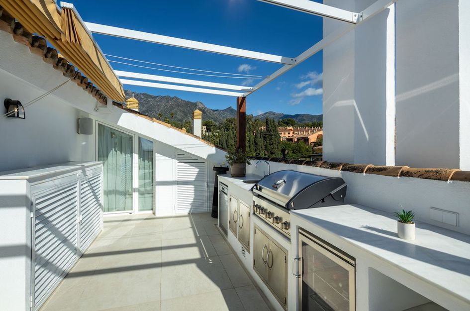 Penthouse in Atalaya Isdabe
