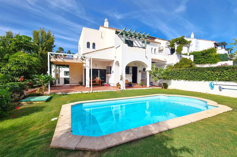 Huis in Puerto de la Duquesa