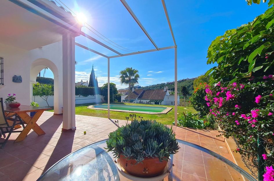 Huis in Puerto de la Duquesa