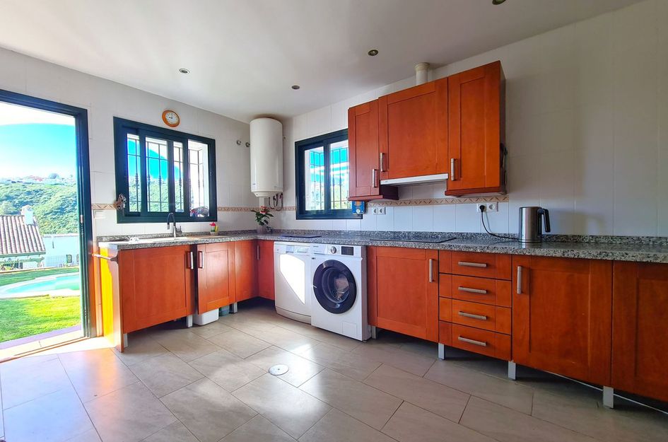 Huis in Puerto de la Duquesa