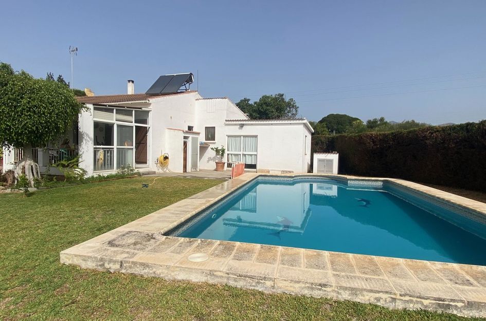 Villa in Urbanización Puerto de Estepona