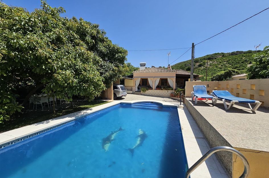 Villa in Casares