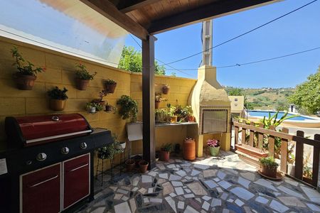 Villa in Casares