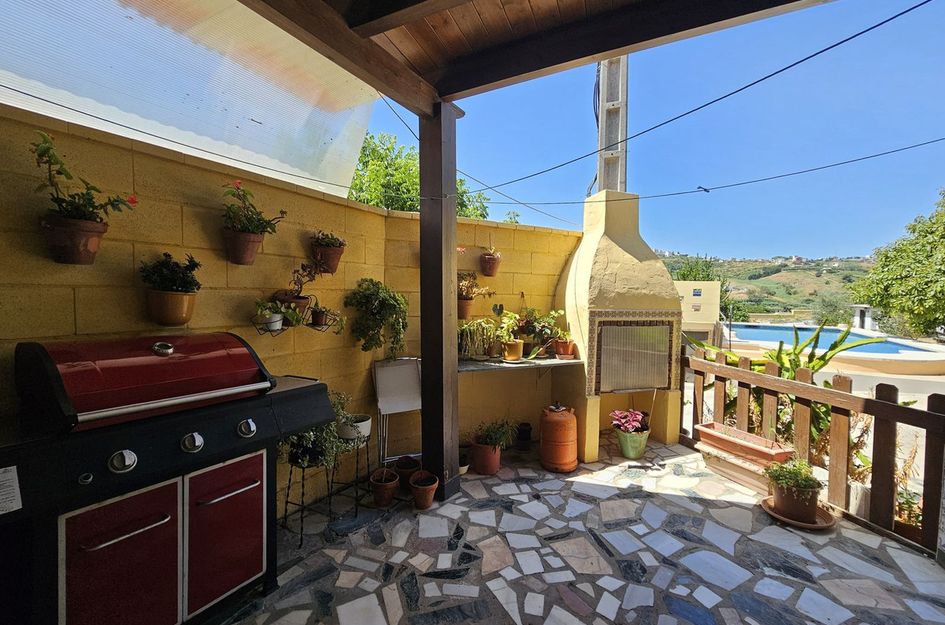 Villa in Casares