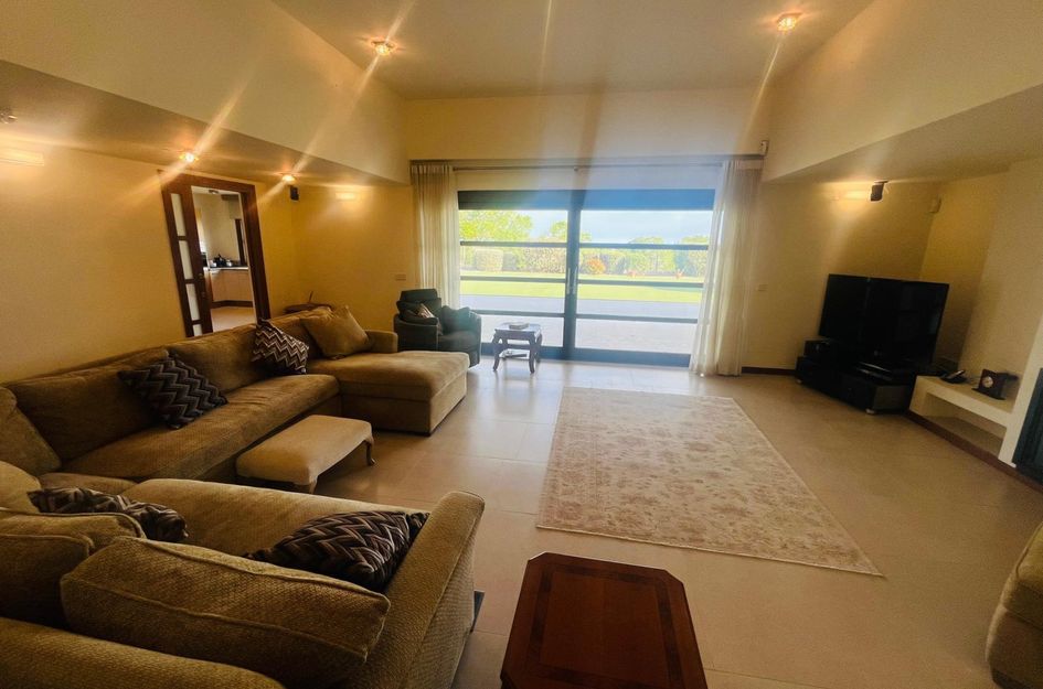 Villa in Jerónimo y Avileses