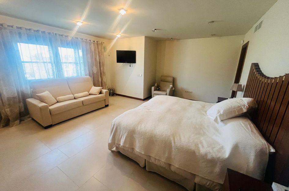 Villa in Jerónimo y Avileses