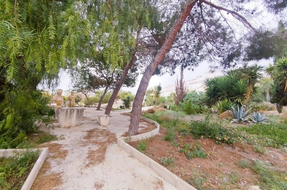 Villa in Res. Las Filipinas