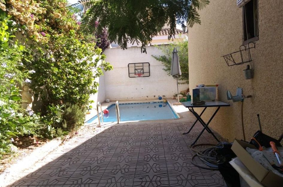 Halfvrijstaand in El Saladillo