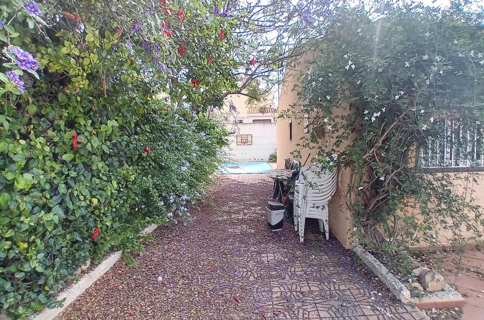 Halfvrijstaand in El Saladillo