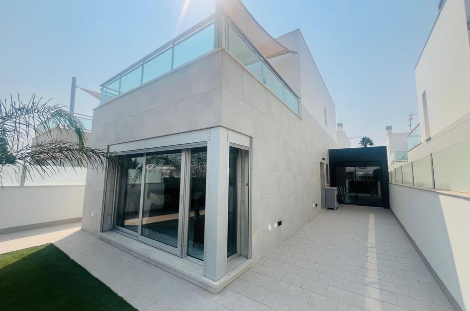 Villa in Los Alcázares