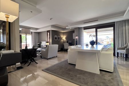 Appartement in Urbanización Puerto de Estepona